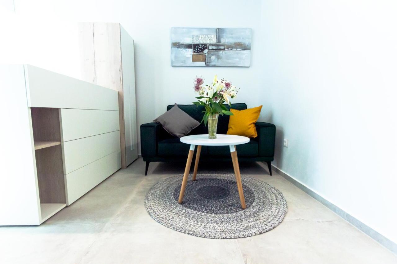 פורץ Studio Apartman Irma Cervar מראה חיצוני תמונה